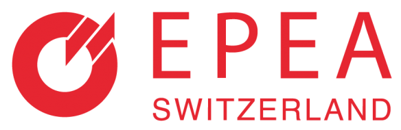 Il logo dell’organizzazione EPEA Switzerland, costituito da un cerchio rosso con un segno di spunta nero e una scritta in rosso.